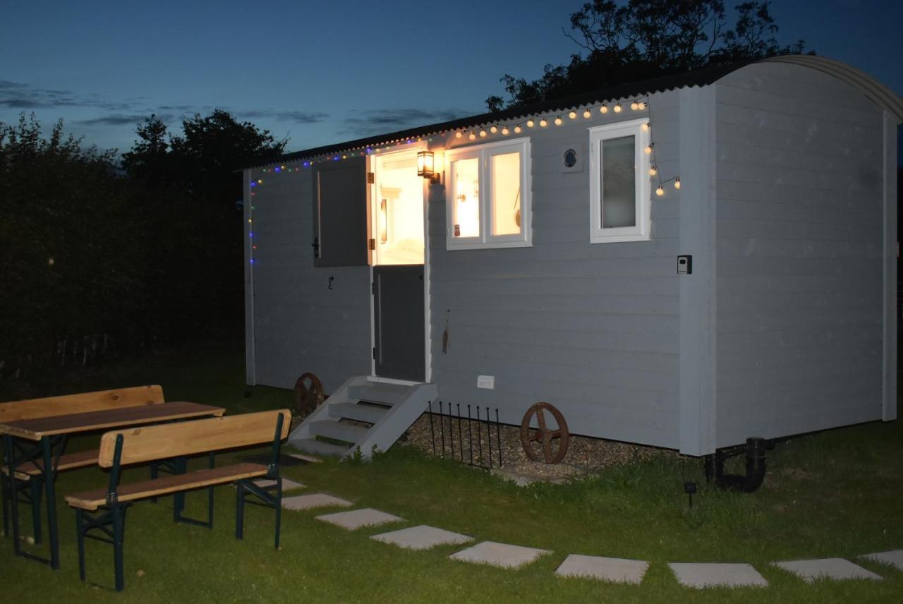 Lanterns Shepherds Huts & Glamping *