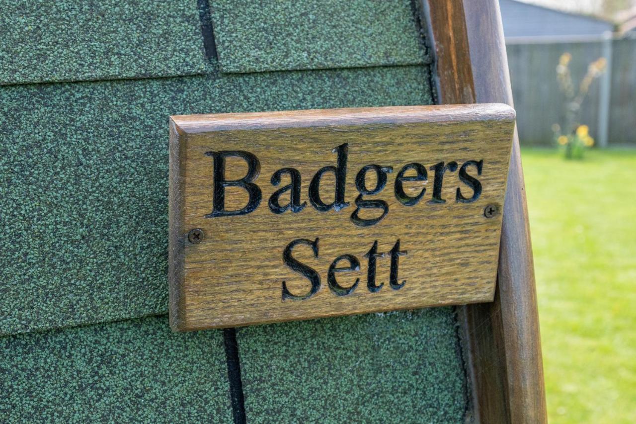 Lanterns Shepherds Huts & Glamping Campsite *