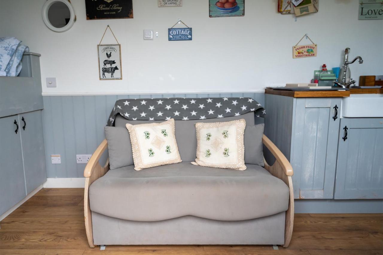 Lanterns Shepherds Huts & Glamping Campsite *