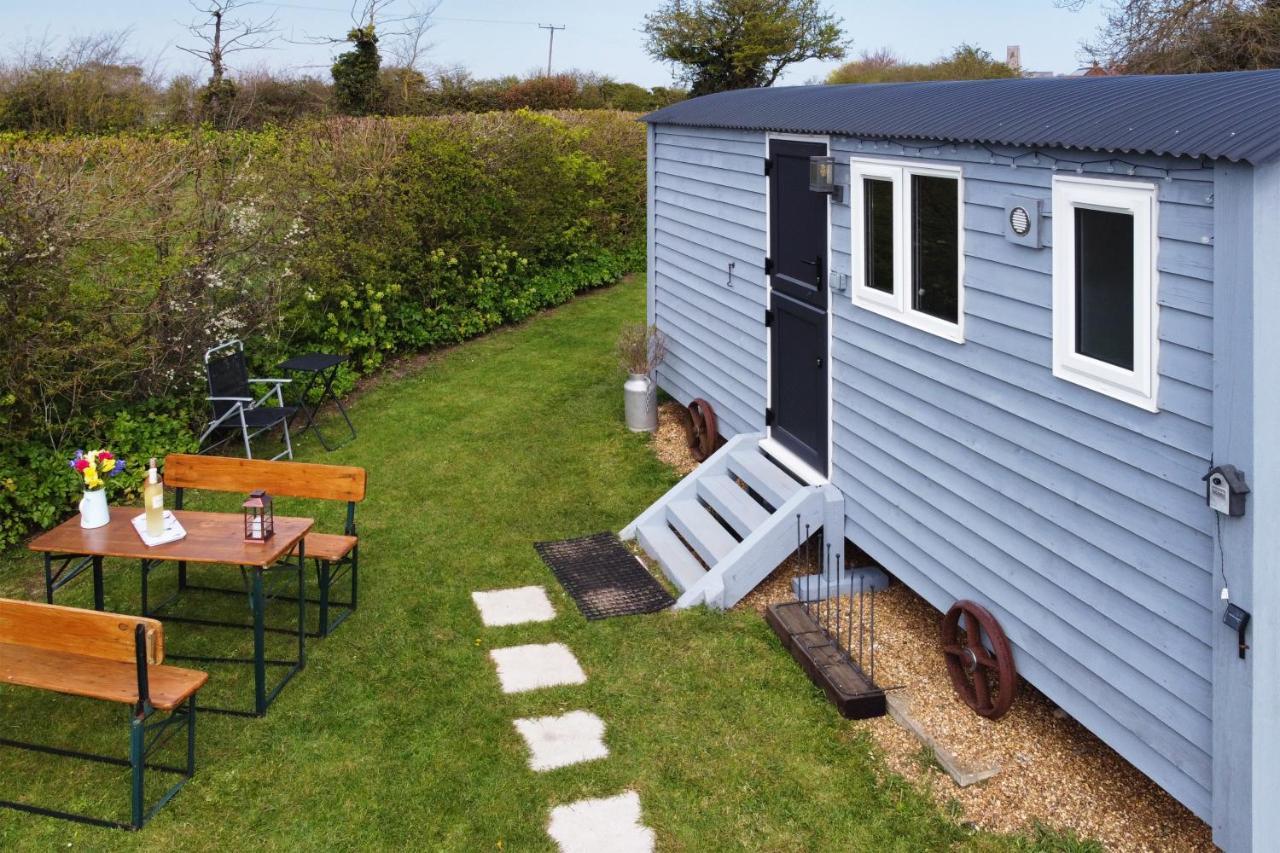 Lanterns Shepherds Huts & Glamping Campsite Happisburgh